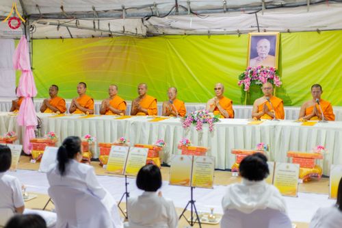 ภาพ No.200210:พิธีถวายภัตตาหารเป็นสังฆทาน แด่พระธรรมยาตรา ณ อนุสรณ์สถานบางปลา วัดบางปลา อำเภอบางเลน จังหวัดนครปฐม ในโครงการธรรมยาตรา กตัญญูบูชา มหาปูชนียาจารย์ พระมงคลเทพมุนี(สด จนฺทสโร) พระผู้ปราบมาร อนุสรณ์สถาน 7 แห่ง ปีที่ 13 วันที่ 23 มกราคม พ.ศ. 2568