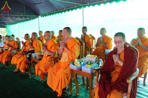 ภาพ No.174108:พิธีวางศิลาฤกษ์มหาสมบัติ โปรยรัตนชาติบ่อมงคลเศรษฐี ติดแผ่นทอง ลูกนิมิต - ช่อฟ้า เพื่อสถาปนาสร้างอุโบสถ บูชาธรรม 80 ปีหลวงพ่อธัมมชโย ณ วัดทุ่งเจริญธรรม อ.อมก๋อย จ.เชียงใหม่ วันที่ 8 พฤศจิกายน พ.ศ. 2567