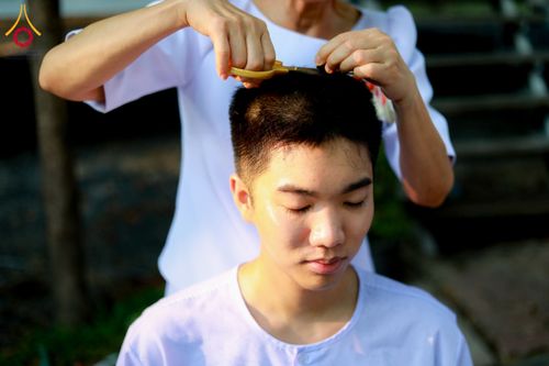 ภาพ No.135724:พิธีปลงผมธรรมทายาท โครงการบรรพชาและอุปสมบทหมู่ รุ่นบูชาธรรม 80 ปี หลวงพ่อธัมมชโย ณ หมู่บ้านบรรลุธรรม วัดพระธรรมกาย วันที่ 7 เมษายน พ.ศ. 2567