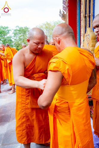 ภาพ No.276377:วันศุกร์ที่ 5 ธันวาคม 2568 (วันพ่อแห่งชาติ) พิธีบรรพชาอุปสมบทหมู่ธรรมทายาท จำนวน 14 รูป โครงการบรรพชาอุปสมบทหมู่ รุ่นบูชาธรรมมหาปูชนียาจารย์ ประจำปี 2568  ณ ศูนย์อบรมเยาวชนบางปะหัน จังหวัดพระนครศรีอยุธยา