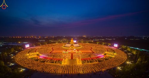 ภาพ No.200617:พิธีจุดประทีปถวายเป็นพุทธบูชา และบูชาธรรมมหาปูชนียาจารย์ ณ อนุสรณ์สถานบางปลา วัดบางปลา อำเภอบางเลน จังหวัดนครปฐม ในโครงการธรรมยาตรา กตัญญูบูชา มหาปูชนียาจารย์ พระมงคลเทพมุนี(สด จนฺทสโร) พระผู้ปราบมาร อนุสรณ์สถาน 7 แห่ง ปีที่ 13 วันที่ 23 มกราคม พ.ศ. 2568