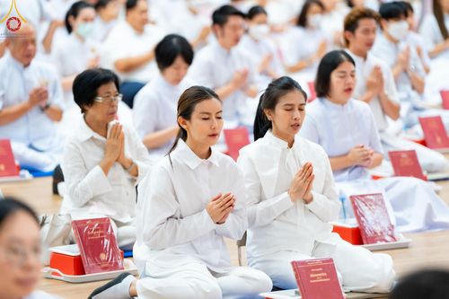 ภาพ No.138811:พิธีถวายกองทุนสนับสนุน การสร้างพระไตรปิฎกฉบับธรรมชัย และอนุรักษ์คัมภีร์ใบลาน น้อมบูชาธรรมหลวงพ่อธัมมชโย 80 ปี ณ ห้องแก้วสารพัดนึก 2 วัดพระธรรมกาย วันเสาร์ที่ 1 มิถุนายน พศ. 2567