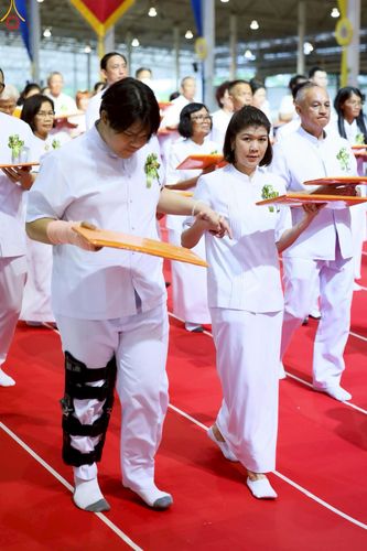 ภาพ No.243937:วันอาทิตย์ที่ 7 กันยายน พ.ศ. 2568 พิธีทอดผ้าป่าสมทบกฐินวัดพระธรรมกาย และสมทบกฐิน 30,000 วัดทั่วไทย ครั้งที่ 2 ณ ห้องแก้วสารพัดนึก 1 วัดพระธรรมกาย