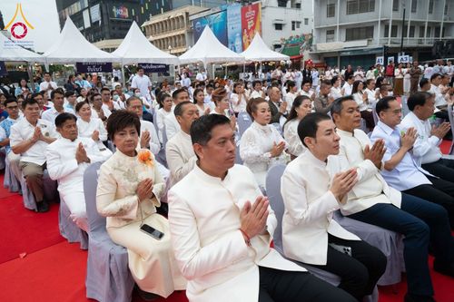 ภาพ No.210287:วันอาทิตย์ที่ 9 มีนาคม พ.ศ. 2568 พ่อเมืองโคราชจัดตักบาตรพระหมื่น ทำบุญเมือง 557 ปี