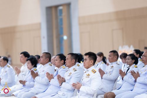 ภาพ No.146035:พิธีเจริญพระพุทธมนต์ ปฏิบัติธรรมเจริญสมาธิภาวนา เพื่อถวายเป็นพระราชกุศล แด่พระบาทสมเด็จพระเจ้าอยู่หัว เนื่องในโอกาสพระราชพิธีมหามงคล เฉลิมพระชนมพรรษา 6 รอบ 28 กรกฎาคม 2567 วันอาทิตย์ที่ 28 กรกฎาคม พ.ศ. 2567  ณ ห้องแก้วสารพัดนึก 2 สภาธรรมกายสากล