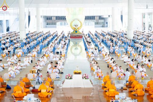 ภาพ No.177382:พิธีถวายภัตตาหารเมนูสวรรค์ และพิธีบุพเปตพลี ครั้งที่ 158 ร่วมอุทิศบุญแด่หมู่ญาติที่ล่วงลับไปแล้ว และสืบทอดอายุพระพุทธศาสนา ณ วัดพระธรรมกาย วันที่ 30 พฤศจิกายน พ.ศ.2567 (วันพระ แรม 15 ค่ำ เดือน 12)