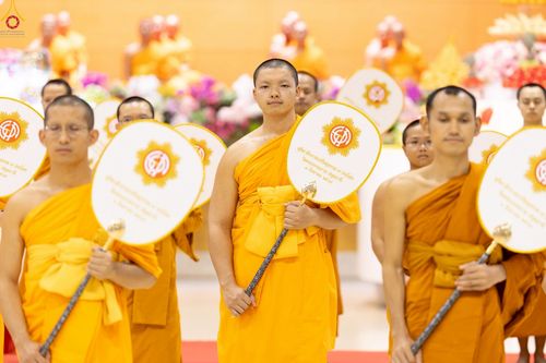 ภาพ No.236225:วันที่ 3 สิงหาคม พ.ศ. 2568 พิธีมุทิตาสักการะพระภิกษุ ผู้สอบได้เปรียญธรรม 9 ประโยค ระดับโลก ปีที่ 37, พิธีมอบโล่และทุนการศึกษา สำนักเรียนบาลีดีเด่นทั่วประเทศ ณ ห้องแก้วสารพัดนึก 1 วัดพระธรรมกาย