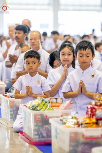 ภาพ No.124435:พิธีตักบาตรในวันมาฆบูชา ณ บ้านแก้วเรือนทองคุณยายฯ วัดพระธรรมกาย จ.ปทุมธานี วันเสาร์ที่ 24 กุมภาพันธ์ พ.ศ. 2567