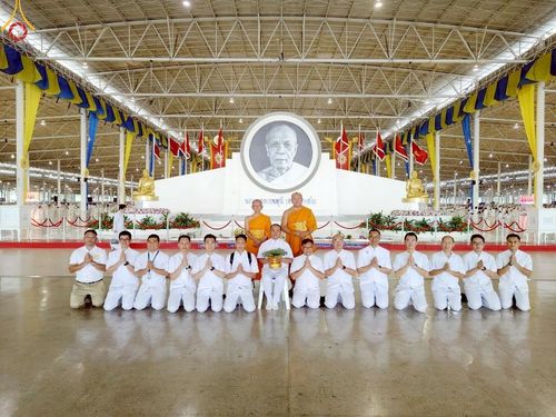 ภาพ No.223159:วันที่ 2 -10 พฤษภาคม พ.ศ. 2568 พิธีตัดปอยผม ปลงผม พิธีขอขมาลาอุปสมบทอุทิศชีวิต ของอุบาสก พิสิทธิ์ หมื่นแกล้ว  ณ วัดพระธรรมกาย