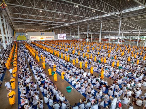 ภาพ No.227880:วันอาทิตย์ที่ 1 มิถุนายน พ.ศ. 2568 พิธีตักบาตร , พิธีบูชาข้าวพระ ณ วัดพระธรรมกาย จ.ปทุมธานี