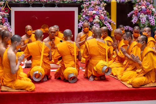 ภาพ No.62123:พิธีอุปสมบทในโครงการอุปสมบทหมู่ บูชาธรรมหลวงพ่อธัมมชโย พ.ศ.2567 ณ อุโบสถ วัดพระธรรมกาย จ.ปทุมธานี วันที่ 13-15 เมษายน พ.ศ. 2567