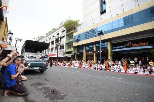 ภาพ No.128495:พิธีอัญเชิญพระบรมสารีริกธาตุ " ใจกลางเมืองนครหาดใหญ่ " เพื่อประดิษฐาน ณ มหารัตนเจดีย์สิริปทุมสวรรค์ (เจดีย์อริยพุทธะ 5 พระองค์) ศูนย์ปฏิบัติธรรมภาคใต้ อ.บางกล่ำ จ.สงขลา  วันที่ 9 มีนาคม พ.ศ. 2567 (ชุดที่ 2)
