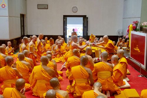 ภาพ No.250646:วันอังคารที่ 7 ตุลาคม พ.ศ. 2568 พิธีมหาปวารณาออกพรรษา ณ โบสถ์พระไตรปิฎก วัดพระธรรมกาย