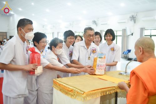 ภาพ No.270244:วันอาทิตย์ที่ 9 พฤศจิกายน พ.ศ. 2568 พิธีทอดผ้าป่าสร้างองค์พระเจดีย์สระบุรี สถาปนาองค์พระเจดีย์ เพื่อสร้างสันติภาพโลก ณ ศูนย์ปฏิบัติธรรมสระบุรี อ.พระพุทธบาท จ.สระบุรี