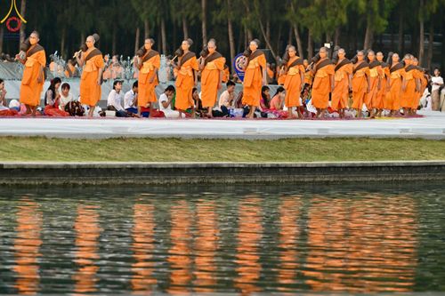 ภาพ No.120323:พิธีต้อนรับพระธรรมยาตรา ในโครงการธรรมยาตรา กตัญญูบูชา มหาปูชนียาจารย์ พระมงคลเทพมุนี(สด จนฺทสโร) พระผู้ปราบมาร อนุสรณ์สถาน 7 แห่ง ปีที่ 12 วันที่ 28 มกราคม พ.ศ. 2567 ณ วัดพระธรรมกาย จ.ปทุมธานี (ชุดที่ 2)