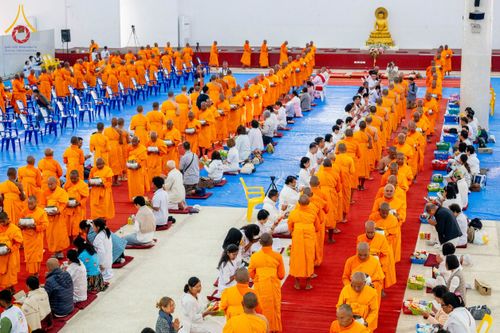 ภาพ No.210223:วันพฤหัสบดีที่ 6 มีนาคม พ.ศ. 2568 ตักบาตรฉลองสามเณรใหม่ โครงการบรรพชาสามเณรท้องถิ่นชาวเนปาล 500 รูป ณ ลุมพินี ประเทศเนปาล