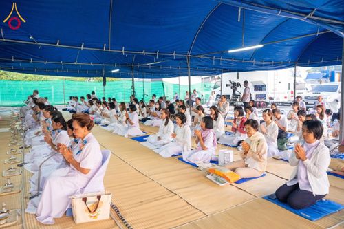 ภาพ No.191035:พิธีถวายภัตตาหารเป็นสังฆทาน แด่พระธรรมยาตรา ณ อนุสรณ์สถานคลองบางนางแท่น อ.สามพราน จ.นครปฐม ในโครงการธรรมยาตรา กตัญญูบูชา มหาปูชนียาจารย์ พระมงคลเทพมุนี(สด จนฺทสโร) พระผู้ปราบมาร อนุสรณ์สถาน 7 แห่ง ปีที่ 13 วันที่ 8 มกราคม พ.ศ. 2568