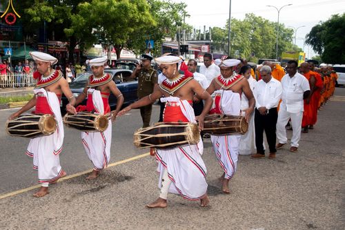 ภาพ No.139869:PhotoStory มหาศรัทธา ธรรมยาตราศรีลังกา EP.2 พิธีเปิดโครงการสยาม-ลังกา ธรรมยาตรา ฉลองเทศกาลวิสาขบูชาแห่งชาติ ศรีลังกา บูชาธรรม 80 ปีหลวงพ่อธัมมชโย เมื่อวันที่ 17 พฤษภาคม พ.ศ. 2567