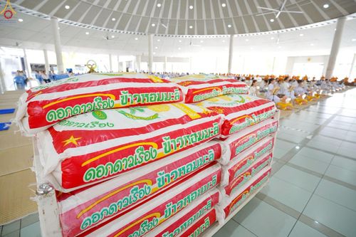 ภาพ No.248534:วันที่ 27 กันยายน พ.ศ. 2568 พิธีถวายเมนูสวรรค์เพื่อการบรรลุธรรม ณ หอฉันคุณยายอาจารย์ฯ วัดพระธรรมกาย