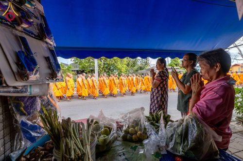 ภาพ No.211374:วันอาทิตย์ที่ 16 มีนาคม พ.ศ. 2568 ธรรมยาตราอัญเชิญพระบรมสารีริกธาตุ รอบเมืองปัตตานี ประดิษฐาน ณ ปทุมเจดีย์ เจดีย์พระพุทธเจ้า 5 พระองค์  ศูนย์อบรมเยาวชนปัตตานี