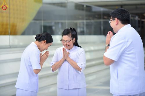 ภาพ No.144626:ชาวอำเภอคลองหลวง จังหวัดปทุมธานี ถวายเทียนพรรษามหามงคล เนื่องในเทศกาลเข้าพรรษา ประจำปี 2567 แด่คณะสงฆ์วัดพระธรรมกาย  วันพฤหัสบดีที่ 18 กรกฎาคม พ.ศ. 2567