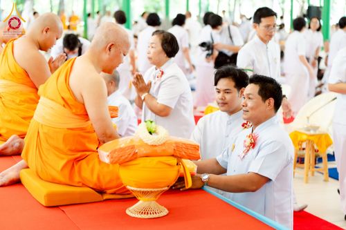 ภาพ No.223750:วันอาทิตย์ที่ 11 พฤษภาคม พ.ศ. 2568 พิธีอุปสมบทสามเณรเปรียญธรรมอุปสมบทอุทิศชีวิต 9 รูป อุบาสก 1 ท่าน ณ อุโบสถพระไตรปิฏกวัดพระธรรมกาย