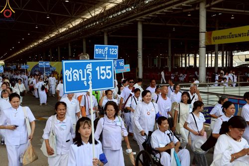 ภาพ No.221570:วันอังคารที่ 22 เมษายน พ.ศ. 2568 ภาพพิธีถวายมหาสังฆทานคณะสงฆ์ 40,000 กว่าวัดทั่วประเทศ เนื่องในวันคุ้มครองโลก ชุดที่ 2 (ปลื้มให้สมการรอคอย) ณ ลานธรรมพระมหาธรรมกายเจดีย์ วัดพระธรรมกาย