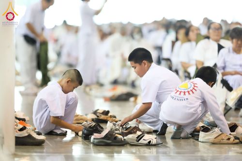 ภาพ No.264312:วันอาทิตย์ที่ 2 พฤศจิกายน พ.ศ. 2568 พิธีบูชาข้าวพระ ณ สภาธรรมกายสากล วัดพระธรรมกาย