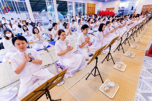 ภาพ No.196927:พิธีถวายภัตตาหารเป็นสังฆทาน แด่พระธรรมยาตรา ณ วัดโบสถ์(บน) ตำบลบางคูเวียง อำเภอบางกรวย จังหวัดนนทบุรี ในโครงการธรรมยาตรา กตัญญูบูชา มหาปูชนียาจารย์ พระมงคลเทพมุนี(สด จนฺทสโร) พระผู้ปราบมาร อนุสรณ์สถาน 7 แห่ง ปีที่ 13 วันที่ 18 มกราคม พ.ศ. 2568