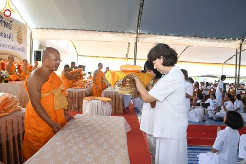 ภาพ No.91409:พิธีทอดผ้าป่ายกยอดดอกบัวสิริปทุมทิพย์  ประดิษฐาน ณ ปทุมเจดีย์  (เจดีย์พระพุทธเจ้า ๕ พระองค์) ณ ศูนย์อบรมเยาวชนจังหวัดปัตตานี 22 ตุลาคม พ.ศ.2566