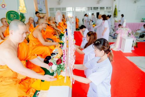 ภาพ No.266840:วันที่ 5 พฤศจิกายน พ.ศ. 2568 พิธีทอดกฐิน ณ อนุสรณ์สถานพระมงคลเทพมุนี  (สด จนฺทสโร) ผู้ค้นพบวิชชาธรรมกาย สถานที่ตั้งมโนปณิธานบวชตลอดชีวิต คลองบางนางแท่น ต.หอมเกร็ด อ.สามพราน จ.นครปฐม