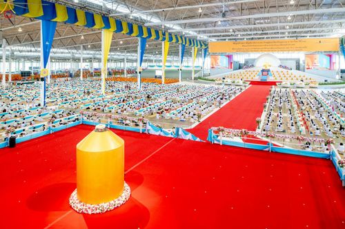 ภาพ No.236071:วันที่ 3 สิงหาคม พ.ศ. 2568 พิธีบูชาข้าวพระ ณ สภาธรรมกายสากล วัดพระธรรมกาย