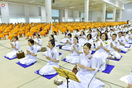 ภาพ No.233780:วันเสาร์ที่ 19 กรกฎาคม พ.ศ.2568 วันมหารำลึก ครั้งที่ 35 พิธีรำลึกถึงนักสร้างบารมี , พิธีสวดพระพุทธมนต์ , พิธีทอดผ้าบังสกุลและถวายไทยธรรม วัดพระธรรมกาย