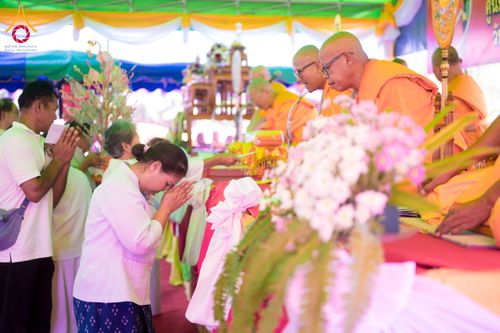 ภาพ No.175484:พิธีทอดกฐินสามัคคี ณ ศูนย์ปฏิบัติธรรมแก้วมงคลสกลนคร(หนองหาร) ต.ท่าแร่ อำเภอเมือง จังหวัดสกลนคร วันที่ 15 พฤศจิกายน พ.ศ. 2567