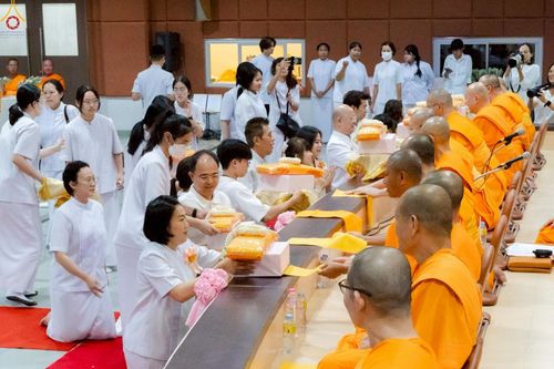ภาพ No.228228:วันอาทิตย์ที่ 1 มิถุนายน พ.ศ.2568 พิธีถวายมหาสังฆทานพระ 100 รูป สโมสรซุปเปอร์คิดส์ ปีที่ 6 ณ ห้อง SPD 8 สภาธรรมกายสากล วัดพระธรรมกาย