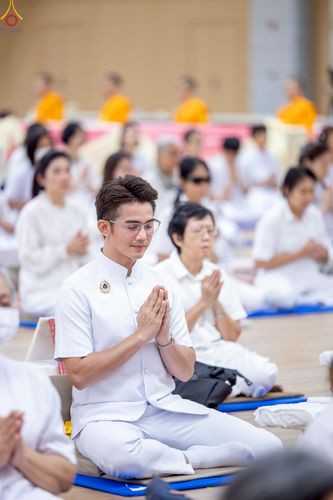 ภาพ No.228330:วันอาทิตย์ที่ 8 มิถุนายน พ.ศ. 2568 พิธีถวายทุนสนับสนุนพระไตรปิฎกฉบับธรรมชัย และอนุรักษ์คัมภีร์โบราณ ณ ห้องแก้วสารพัดนึก 2 วัดพระธรรมกาย