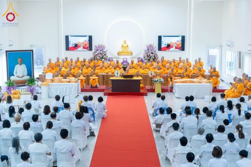 ภาพ No.174356:พิธีทอดกฐินกตัญญูบูชาธรรม ณ ศูนย์ปฏิบัติธรรมพระมงคลเทพมุนี อ.สองพี่น้อง จ.สุพรรณบุรี ในโครงการกฐินสามัคคีทั่วไทย 30,000 วัด บูชาธรรม 80 ปี หลวงพ่อธัมมชโย โดยคณะศิษยานุศิษย์วัดพระธรรมกาย วันที่ 10 พฤศจิกายน พ.ศ. 2567