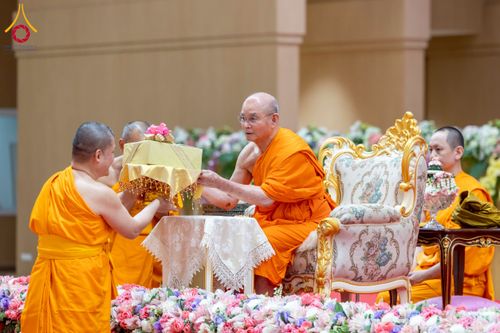 ภาพ No.232523:วันอาทิตย์ที่ 6 กรกฏาคม พ.ศ. 2568 พิธีมุทิตาสักการะพระครูสัญญาบัตร ปีพุทธศักราช 2568 ณ ห้องแก้วสารพัดนึก2 สภาธรรมกายสากล วัดพระธรรมกาย