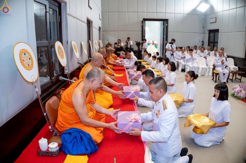 ภาพ No.230947:วันอังคารที่ 1 กรกฎาคม พ.ศ. 2568 ผู้ว่าราชการจังหวัดปทุมธานี เป็นประธานพิธีต้อนรับ สัญญาบัตร พัดยศ พระครูสัญญาบัตรสายต่างประเทศ วัดพระธรรมกาย ประจำปี พ.ศ. 2568 จำนวน 19 รูป