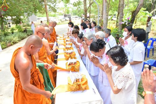 ภาพ No.132480:พิธีถวายมหาสังฆทานจันทบุรี 132 วัด บูชาธรรม 80 ปี หลวงพ่อธัมมชโย วันจันทร์ที่ 25 มีนาคม พ.ศ. 2567 ณ ศูนย์ปฏิบัติธรรมจันทบุรี