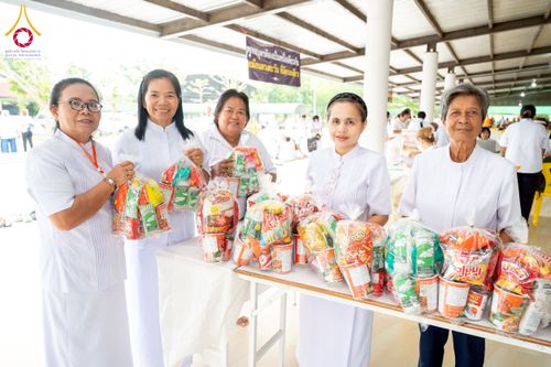 ภาพ No.225932:วันเสาร์ที่ 24 พฤษภาคม พ.ศ. 2568 พิธีถวายสังฆทาน 323 วัด ปีที่ 21 ครั้งที่ 177 พิธีมอบกองทุนหนุนแรงใจช่วยครูใต้ ปีที่ 18 ครั้งที่ 141 และพิธีทำบุญอุทิศส่วนกุศลให้ผู้วายชนม์ ณ ศูนย์ปฏิบัติธรรมภาคใต้ จ.สงขลา