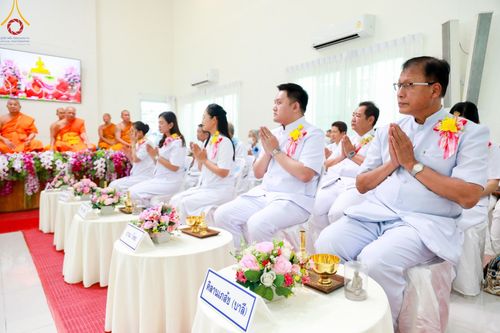 ภาพ No.107316:พิธีเจริญพระพุทธมนต์ ปฏิบัติธรรม มอบทุนการศึกษา ถวายสังฆทาน 140 วัด ณ ศุนย์ปฏิบัติธรรมพระมงคลเทพมุนี อ.สองพี่น้อง จ.สุพรรณบุรี วันเสาร์ที่ 6 มกราคม พ.ศ. 2567