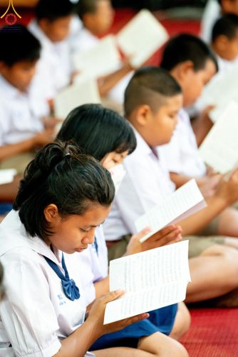 ภาพ No.189730:พิธีทอดผ้าป่าทำนุบำรุงศาสนสถาน ในโครงการธรรมยาตรา กตัญญูบูชา มหาปูชนียาจารย์ พระมงคลเทพมุนี(สด จนฺทสโร) พระผู้ปราบมาร อนุสรณ์สถาน 7 แห่ง ปีที่ 13 ณ วัดใหม่พิบูลย์ผล ต.บางเลน อ.สองพี่น้อง จ.สุพรรณบุรี วันที่ 5 มกราคม พ.ศ. 2568