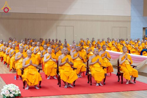 ภาพ No.272882:วันอาทิตย์ที่ 23 พฤศจิกายน พ.ศ.2568 พิธีมุทิตาสักการะ พระมหาเถระและพระเถระ ประจำปีพุทธศักราช 2568 ณ ห้องแก้วสารพัดนึก 2 สภาธรรมกายสากล  วัดพระธรรมกาย