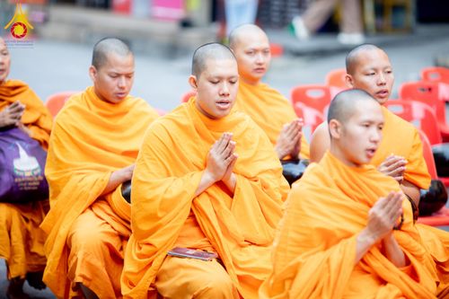 ภาพ No.180299:พิธีทำบุญตักบาตร ข้าวสารอาหารแห้ง แด่คณะสงฆ์ 99 รูป เนื่องในวันพ่อแห่งชาติ ปีที่ 50 ณ ศูนย์การค้าตลาดรังสิต ซ.รังสิต-ปทุมธานี 5 วันที่ 5 ธันวาคม พ.ศ. 2567