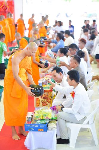 ภาพ No.217570:วันอาทิตย์ที่ 13 เมษายน พ.ศ. 2568 พิธีตักบาตรฉลองสามเณรใหม่ ศูนย์ปฏิบัติธรรมเขาคิชฌกูฏ โครงการบรรพชาสามเณรภาคฤดูร้อน