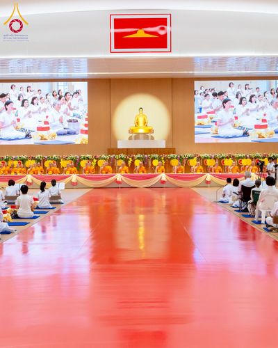 ภาพ No.237843:วันอาทิตย์ที่ 10 สิงหาคม พ.ศ. 2568 พิธีถวายไทยธรรมมุทิตาเปรียญธรรมและบาลีศึกษา ณ ห้องแก้วสารพัดนึก2 วัดพระธรรมกาย ปทุมธานี