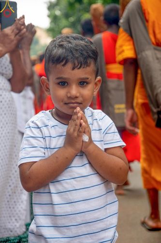 ภาพ No.140694:PhotoStory มหาศรัทธา ธรรมยาตราศรีลังกา EP.4 โครงการสยาม-ลังกา ธรรมยาตรา ฉลองเทศกาลวิสาขบูชาแห่งชาติ ศรีลังกา  บูชาธรรม 80 ปีหลวงพ่อธัมมชโย เส้นทางจาก เมืองดัมบูลลา ไปยัง เมืองมาตะเล  ตั้งแต่วันที่ 17-20 พฤษภาคม พ.ศ. 2567