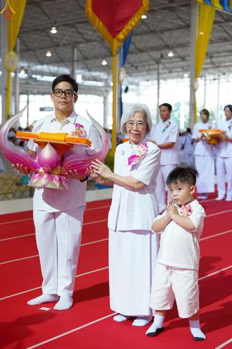 ภาพ No.277492:วันอาทิตย์ต้นเดือนที่ 7 ธันวาคม พ.ศ.2568 พิธีทอดผ้าป่าต้นสมบัติจักรพรรดิ ณ สภาธรรมกายสากล วัดพระธรรมกาย