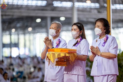 ภาพ No.99799:พิธีทอดผ้าป่า ต้นสมบัติจักรพรรดิ ในวันอาทิตย์ที่ 3 ธันวาคม พ.ศ. 2566 ณ สภาธรรมกายสากล วัดพระธรรมกาย จ.ปทุมธานี